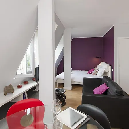 Pick A Flat - Eiffel Tower View Studio